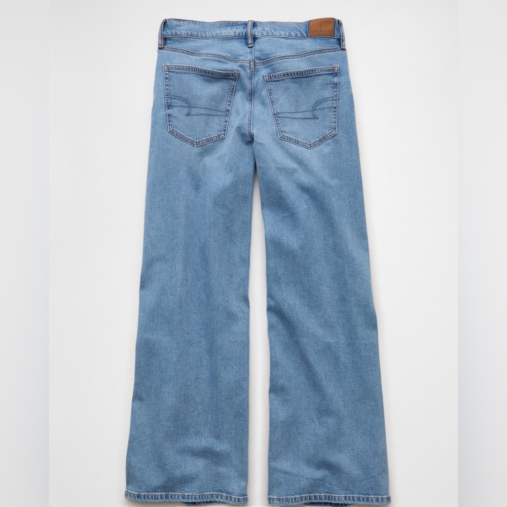 NWT American Eagle Dreamy Drape Low Rise Ultra Wide-Leg Jeans Size 12 - Picture 3 of 5